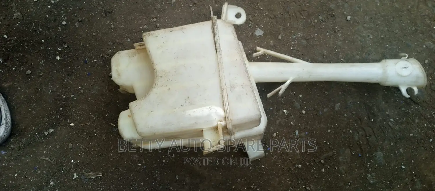 Toyota Fielder Radiator Bottle