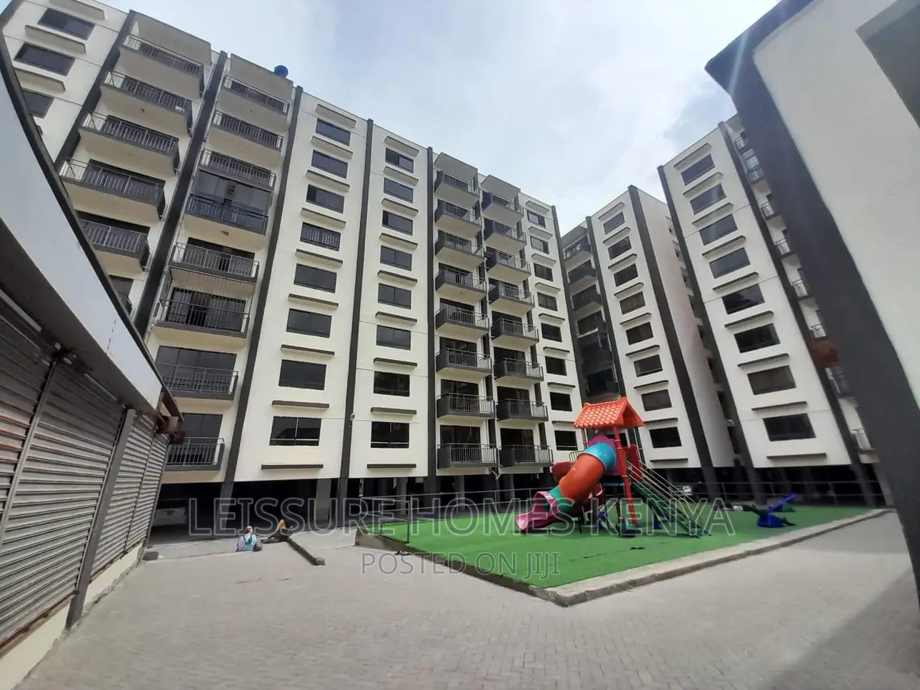 3bdrm Apartment in Gateway Mall Area for sale