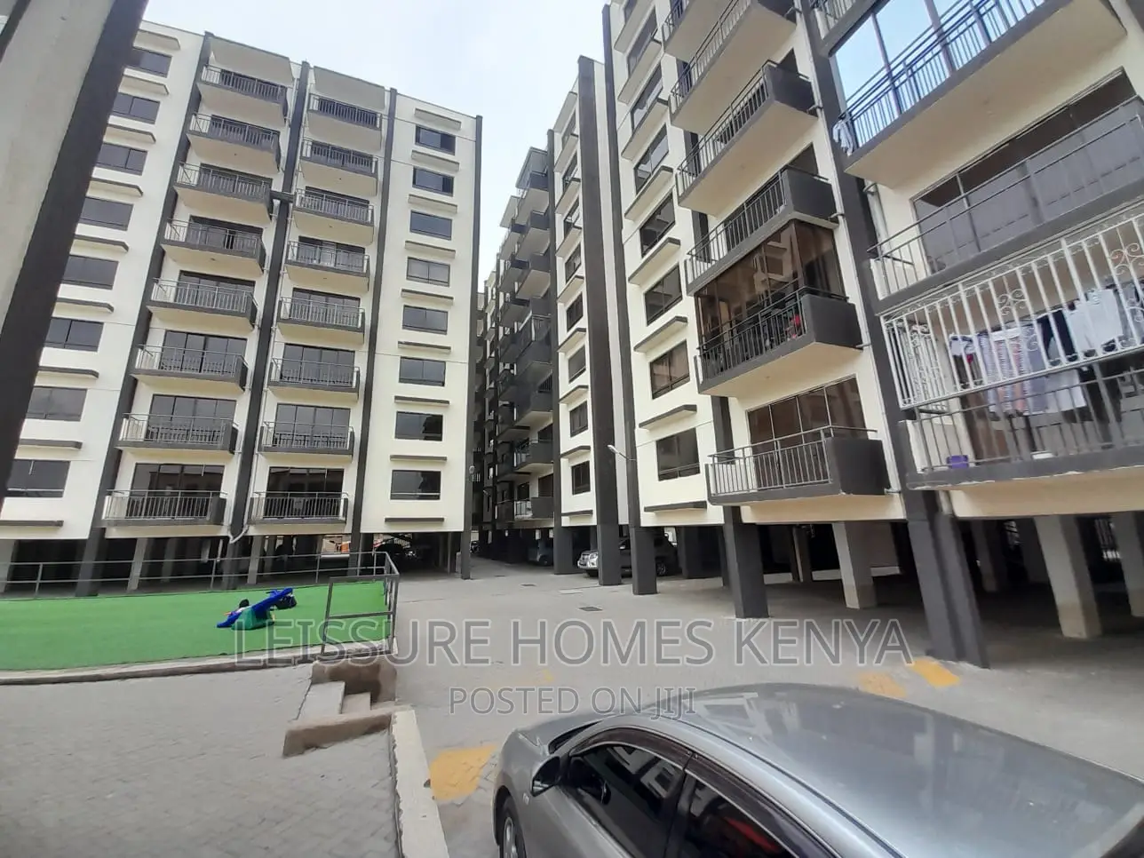 3bdrm Apartment in Gateway Mall Area for sale