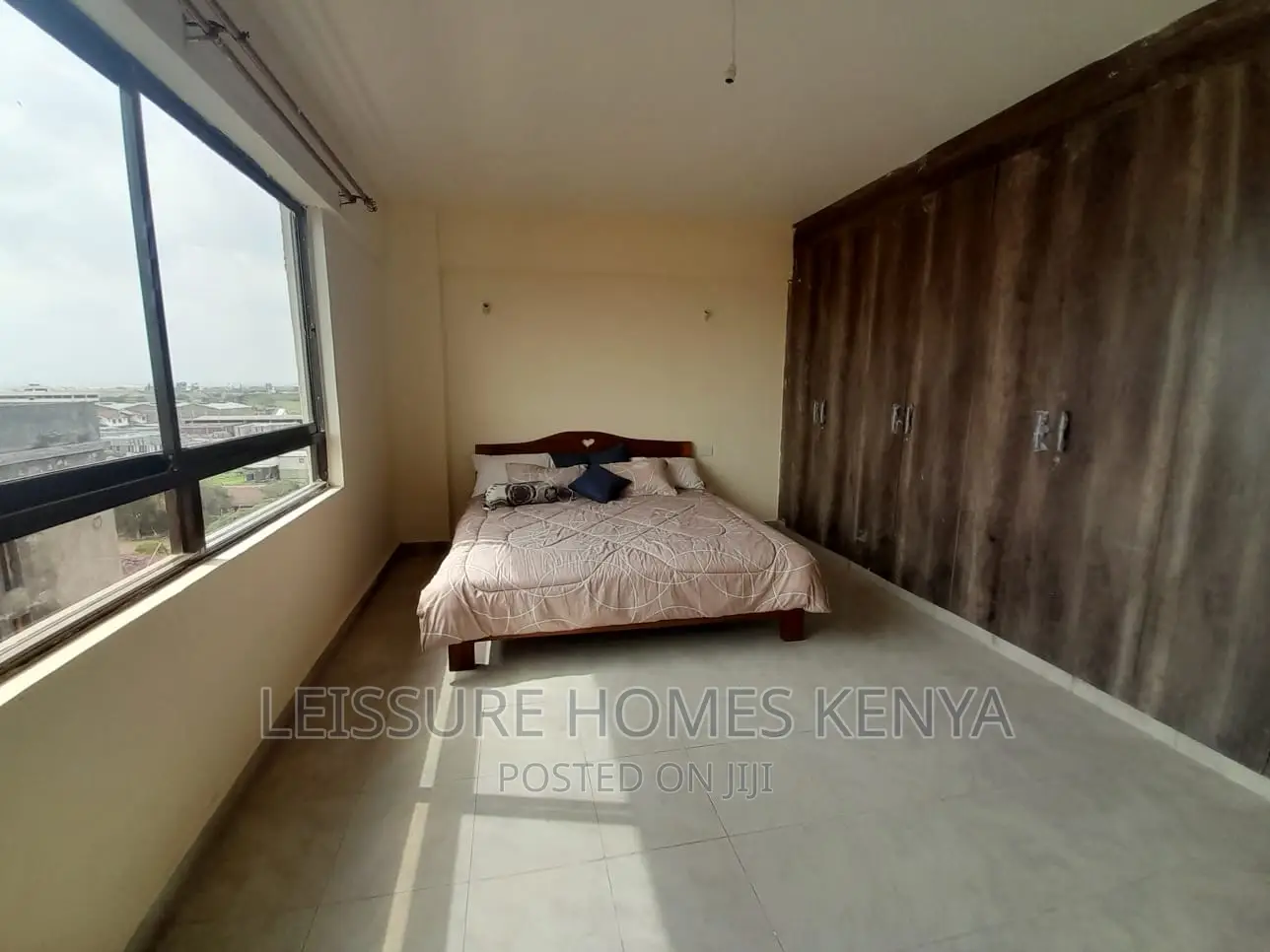 3bdrm Apartment in Gateway Mall Area for sale