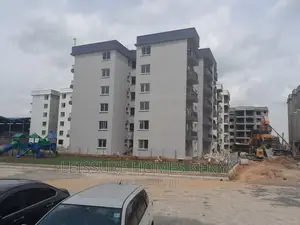 1bdrm Apartment in Gateway Mall Area for sale