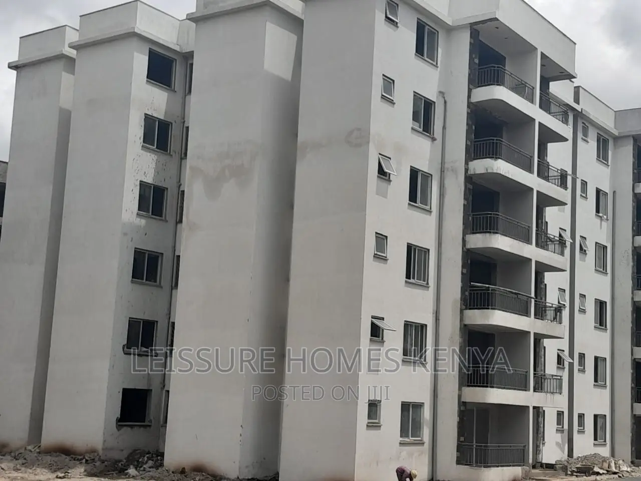 1bdrm Apartment in Gateway Mall Area for sale