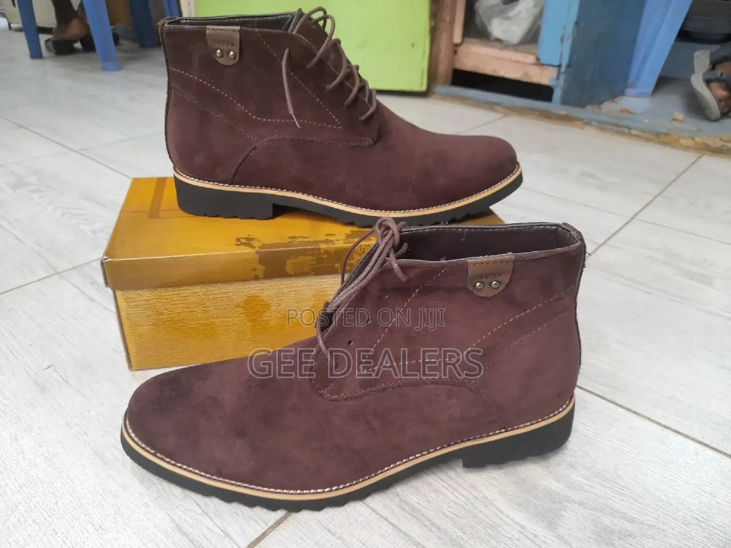 Cacatua Official Chelsea Boots With Laces
