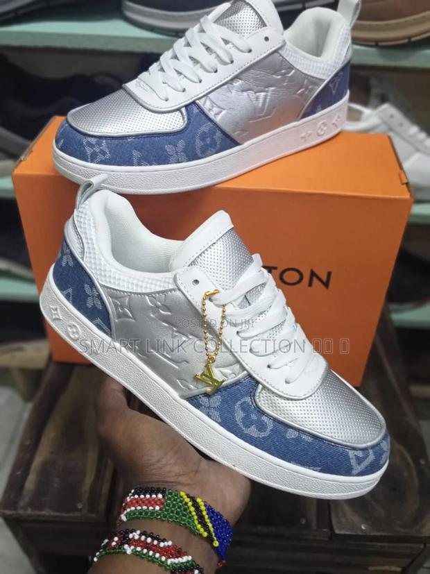 Louis Vuitton 
Special Offer - main view