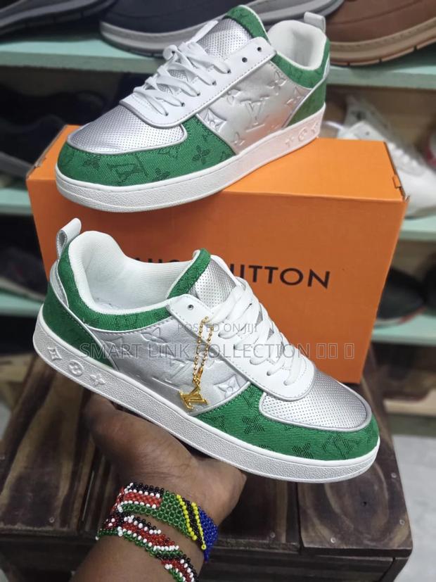 Louis Vuitton 
Special Offer - thumbnail 2