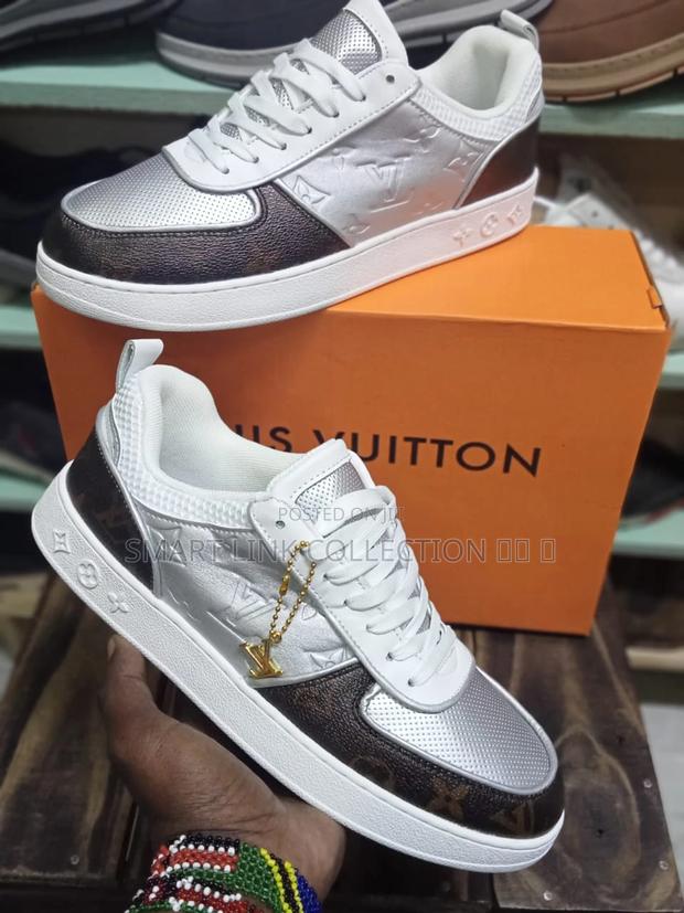 New Louis Vuitton  - thumbnail 2
