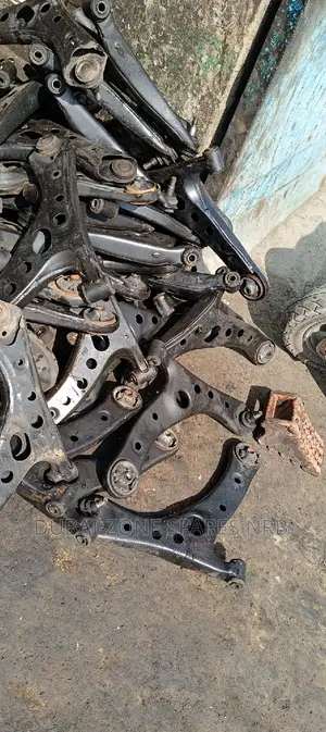 Voxy, Gaia, Ipsum Noah Front Arms Bushes Ball Joint Intact.