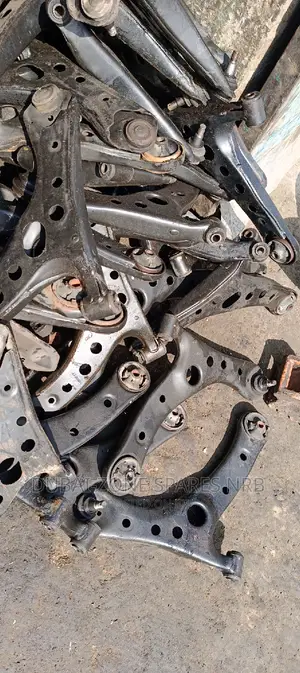 Voxy, Gaia, Ipsum Noah Front Arms Bushes Ball Joint Intact.