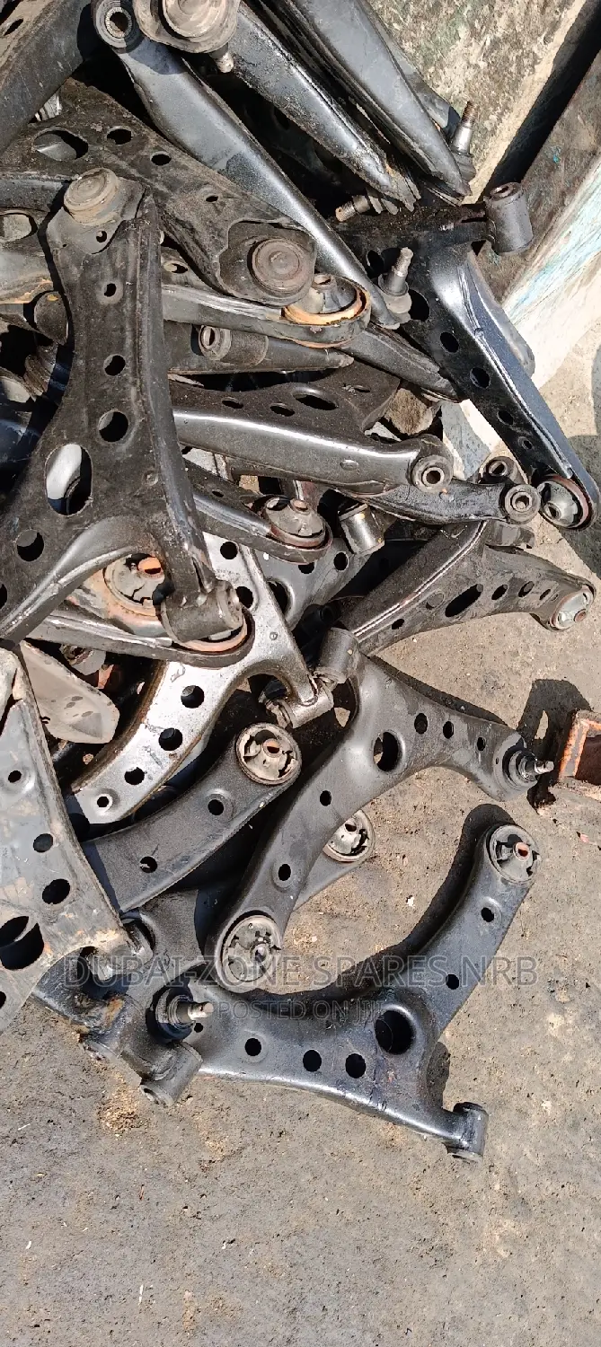 Voxy, Gaia, Ipsum Noah Front Arms Bushes Ball Joint Intact.