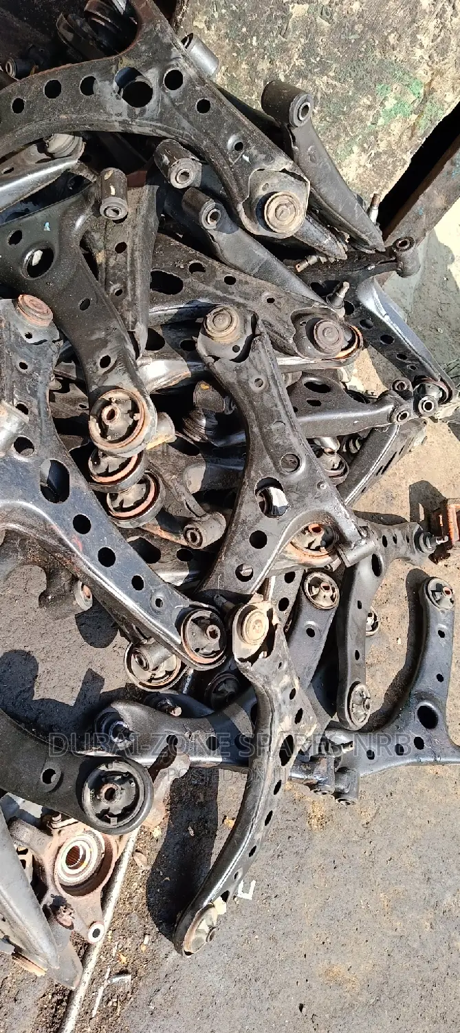 Voxy, Gaia, Ipsum Noah Front Arms Bushes Ball Joint Intact.