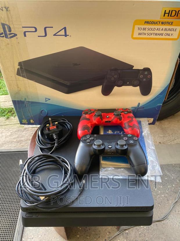 Ps4 Slim, 2 Pads in Use, Good Condition - main view
