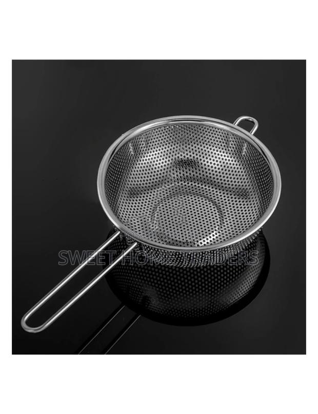 One Handle Stainlesd Steel Strainer - main view