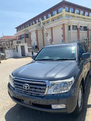 Toyota Land Cruiser 2011 Gray