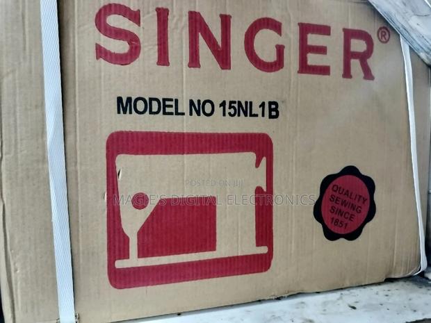 Siger Sewing Machine - main view