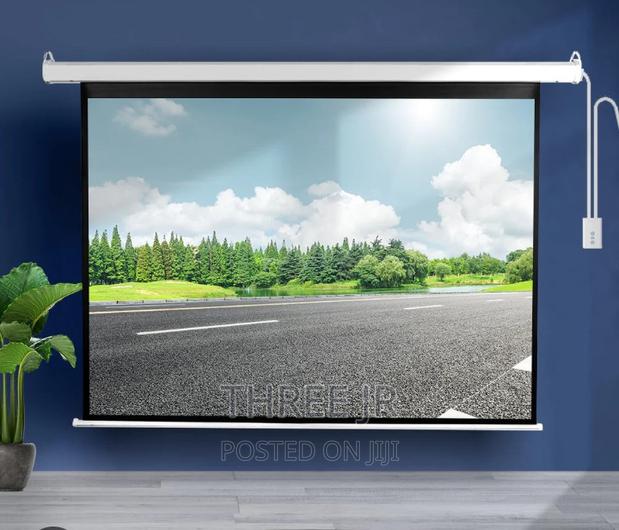 Quality Wall Mounted Whitematt Projection Screen - thumbnail 2