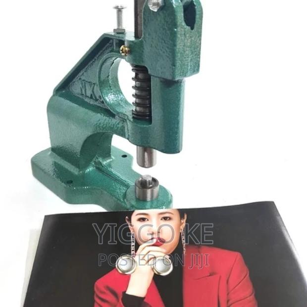 Quality Manual Eye-Let Machines - thumbnail 3