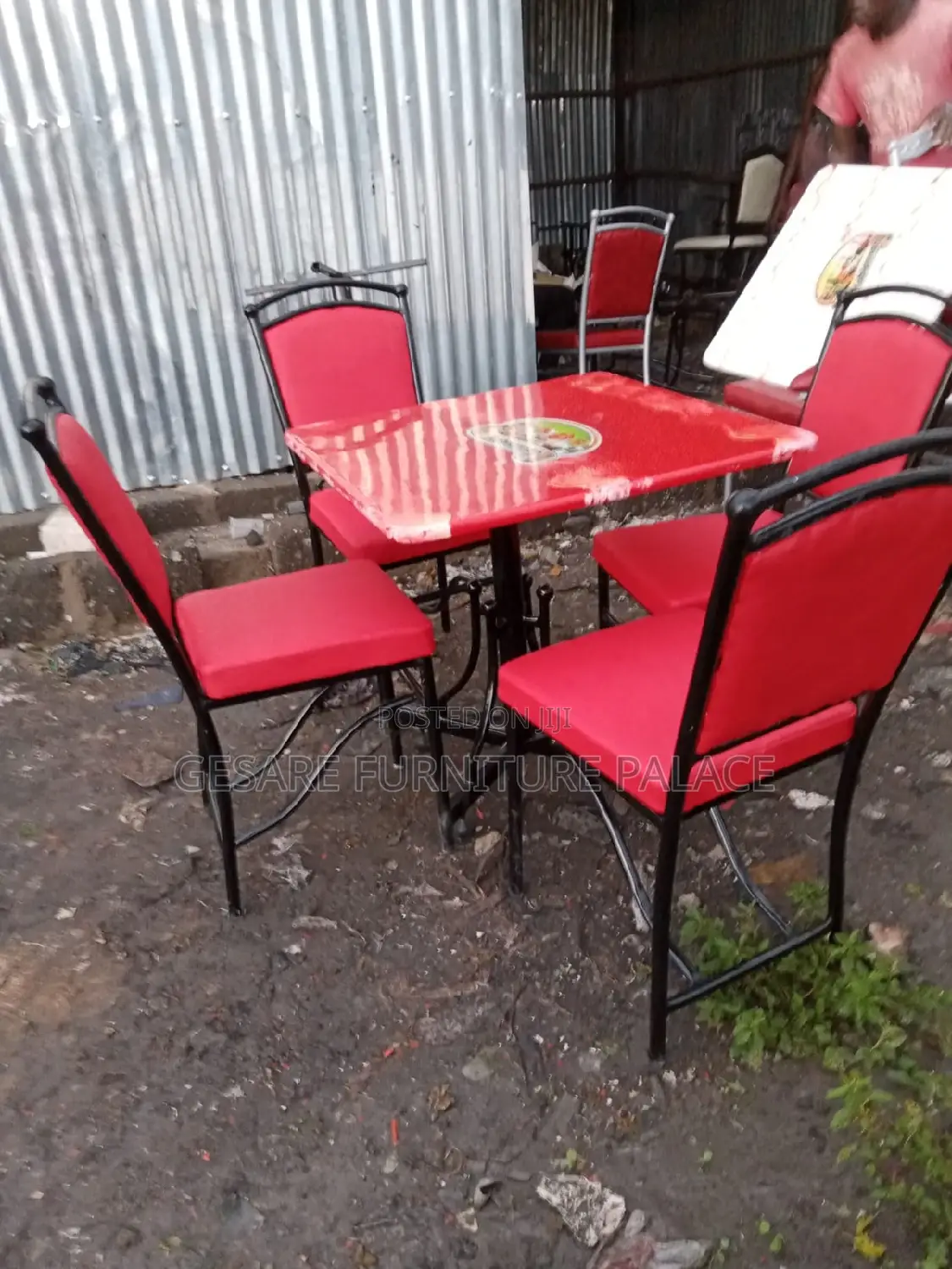 4 Chairs With 1 Table