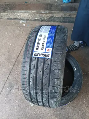 235/40 R 18 Transforce/ Goodard High Performance