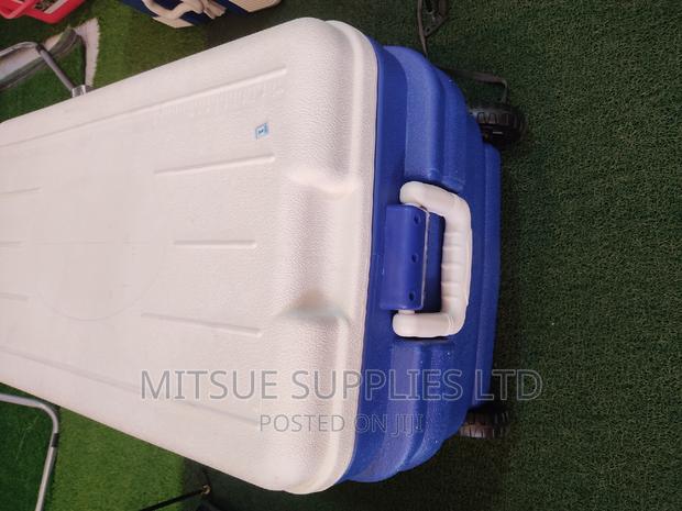 Cooler Box 90L Blue Black With Wheels - thumbnail 4