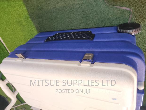 Cooler Box 90L Blue Black With Wheels - thumbnail 5