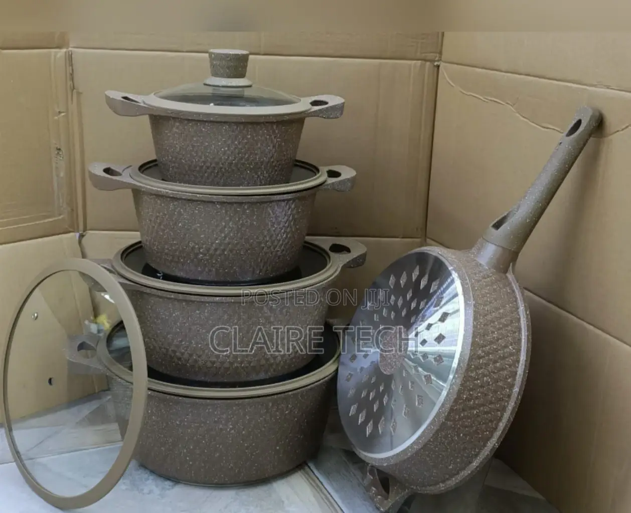 Brown 11 Pieces Botch Cookware Set With Silicon Covers