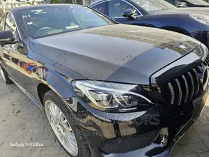 Mercedes-Benz C200 2017 Black