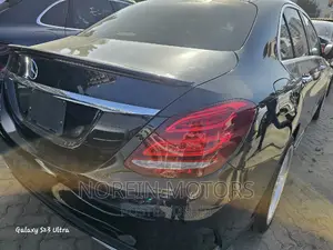 Mercedes-Benz C200 2017 Black