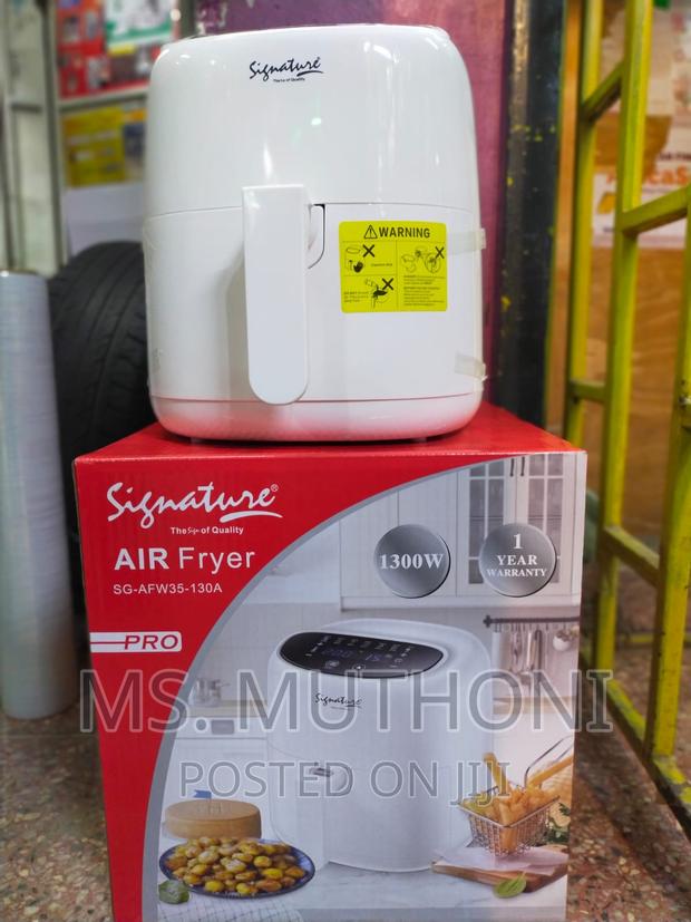 Signature Digital Air Fryer With Detachable Nonstick Basket`