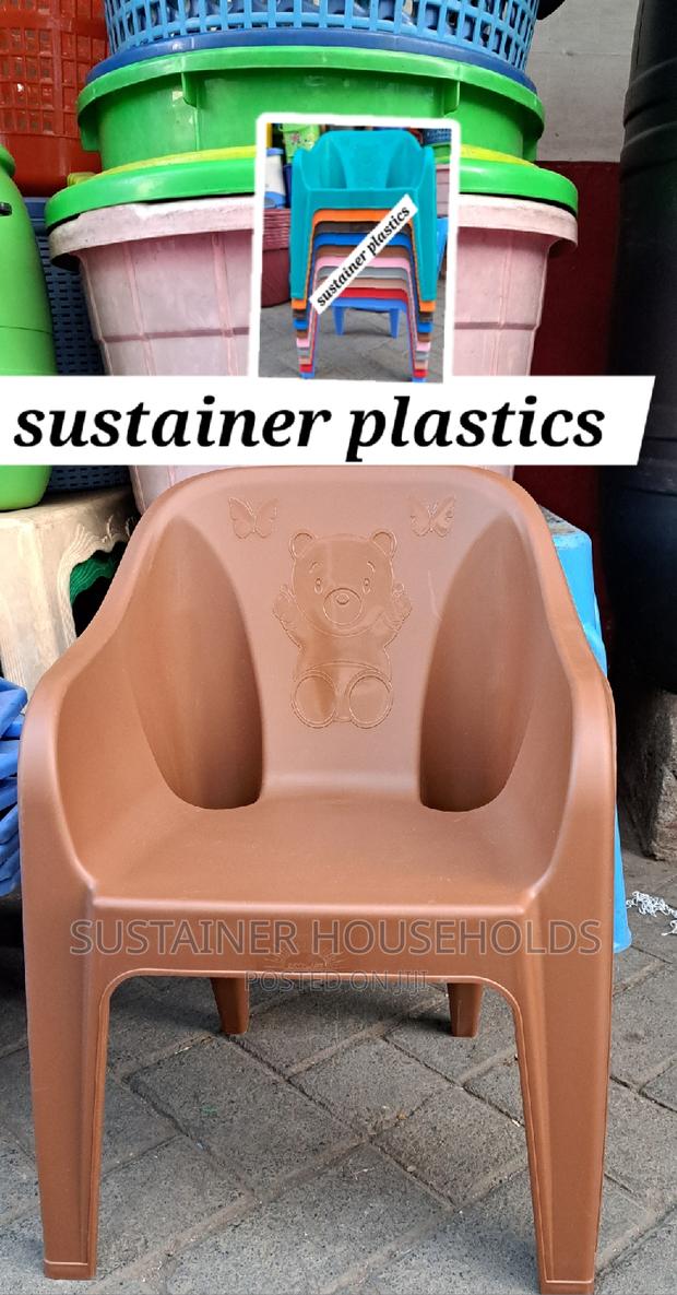 Brown Plastic Chairs for Kids - thumbnail 3