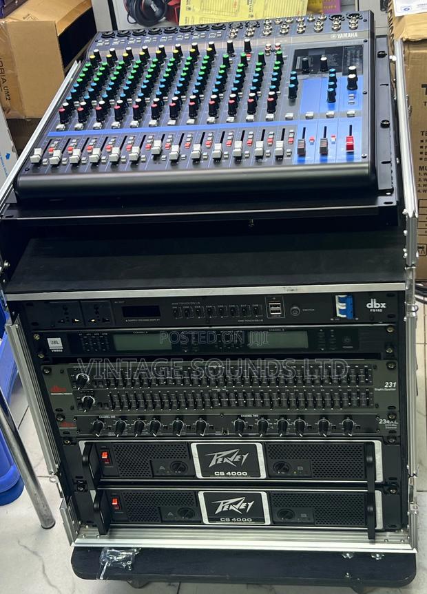 PEAVEY CS4000 With Complete Rack PA System - main view