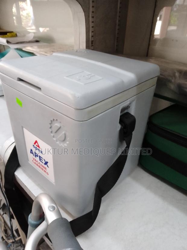 Vaccine Carrier Box - main view