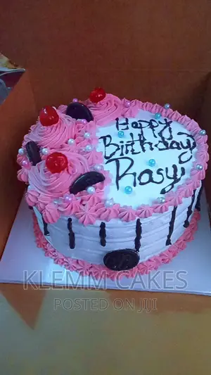 Vanilla/Strawberry Cake 1kg