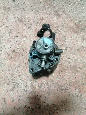 Nissan TD27 Engine Alternater