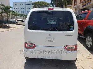 Suzuki Wagon R 660 Hybrid FWD 2017 White