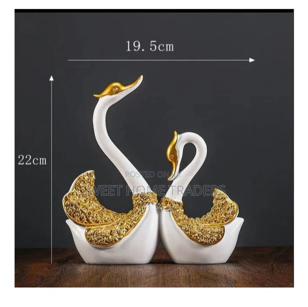 New Design Luxury Resin Creative Swan Couple - main view