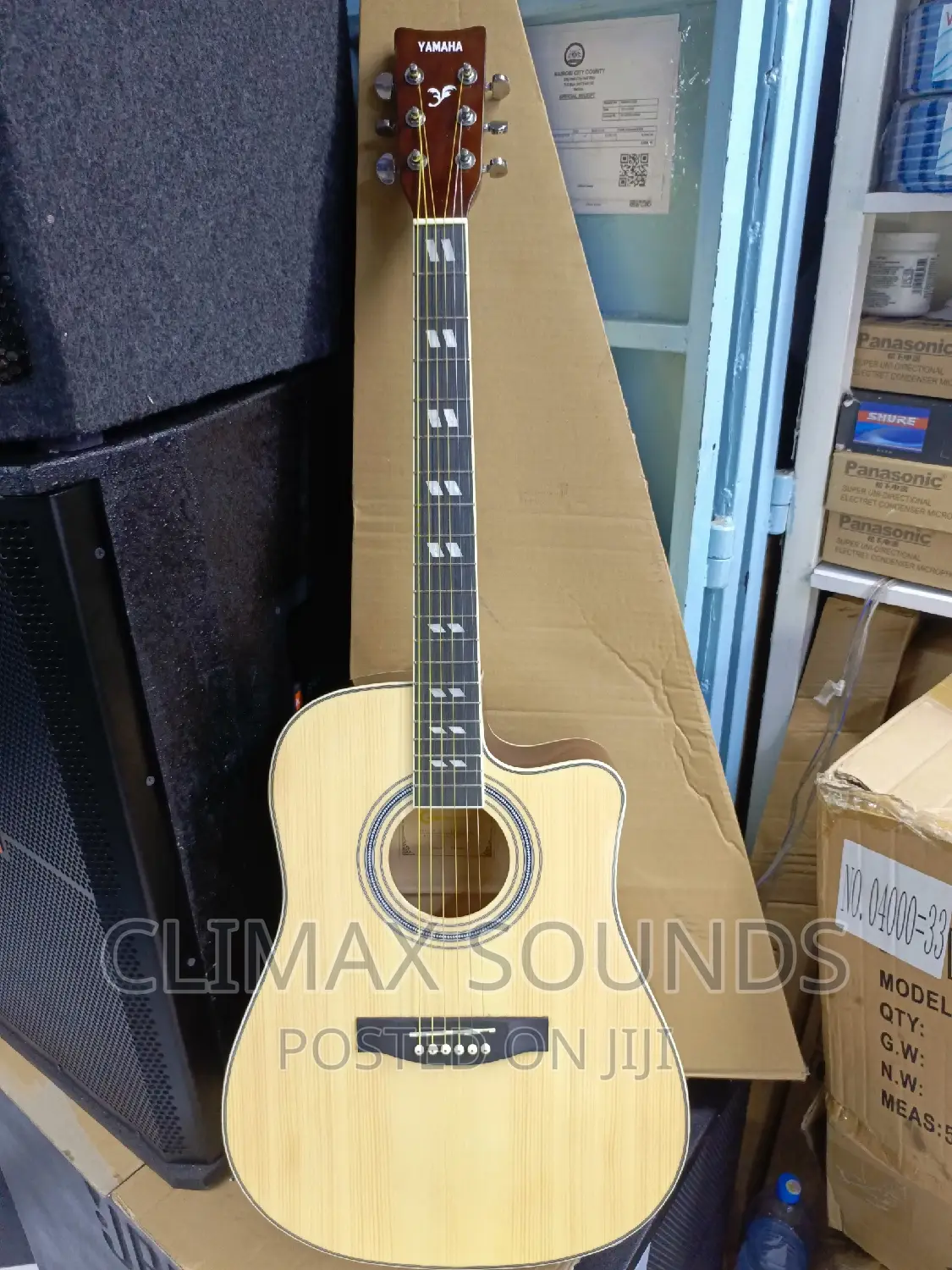 Yamaha Acoustic Guitar, S