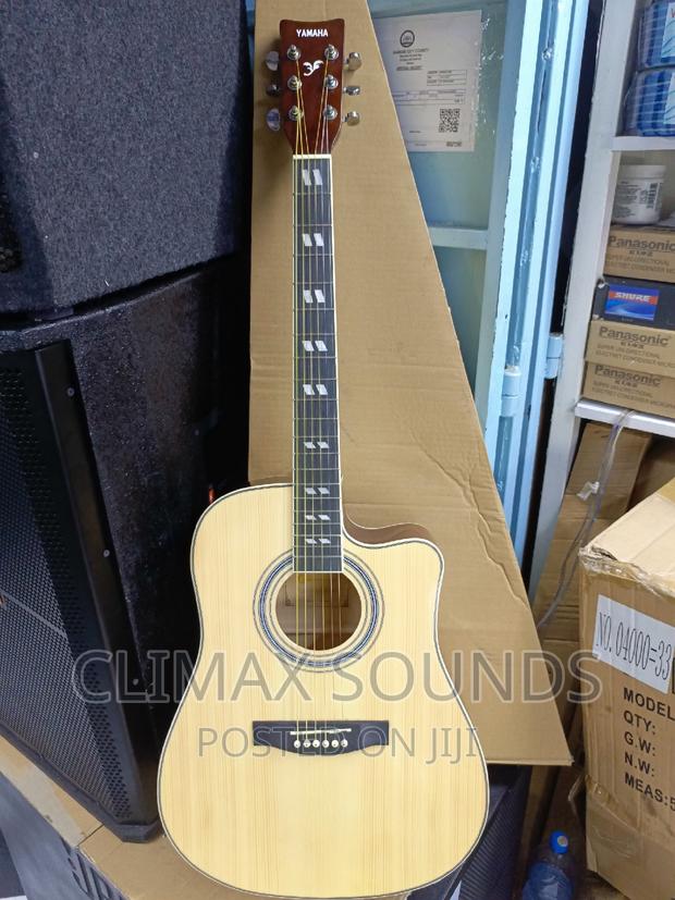 Yamaha Acoustic Guitar, S