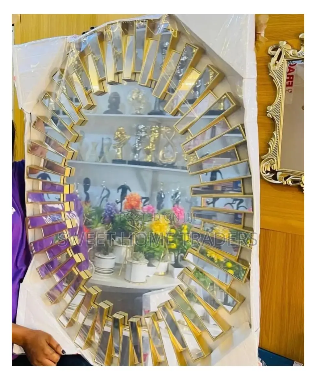 Oval Shaped Sunburst Wall Decor Mirror