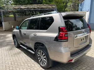 Toyota Land Cruiser Prado 2.8 2020 Gold