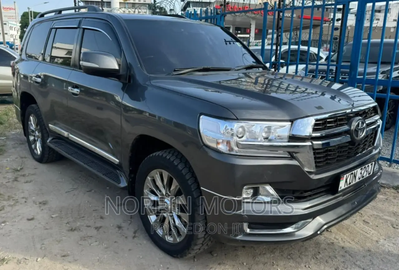 Toyota Land Cruiser 2017 Gray