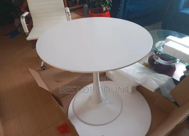 Round Dinning Table - main view