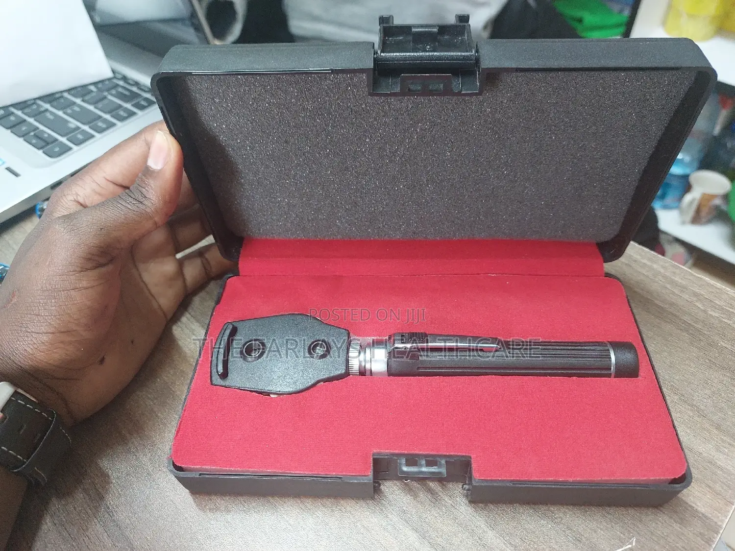 Opthalmoscope ^*,