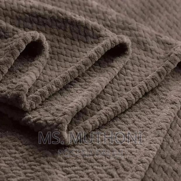 High Quality Throw Blankets - thumbnail 2