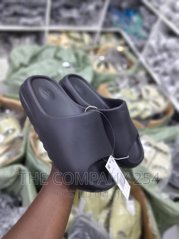 Designer Classic Latest Quality Nike Adidas Yeezy Slides