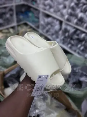 Designer Classic Latest Quality Nike Adidas Yeezy Slides