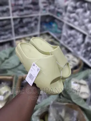 Designer Classic Latest Quality Nike Adidas Yeezy Slides