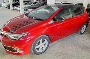 Toyota Auris 2017 Red