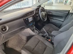 Toyota Auris 2017 Red