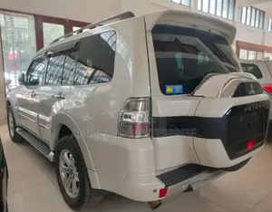 Mitsubishi Pajero 2016 White