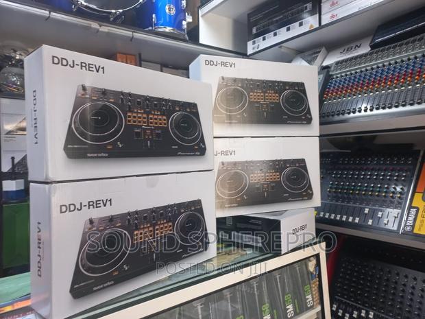 Serato DDJ-REV1 Dj Controller - main view